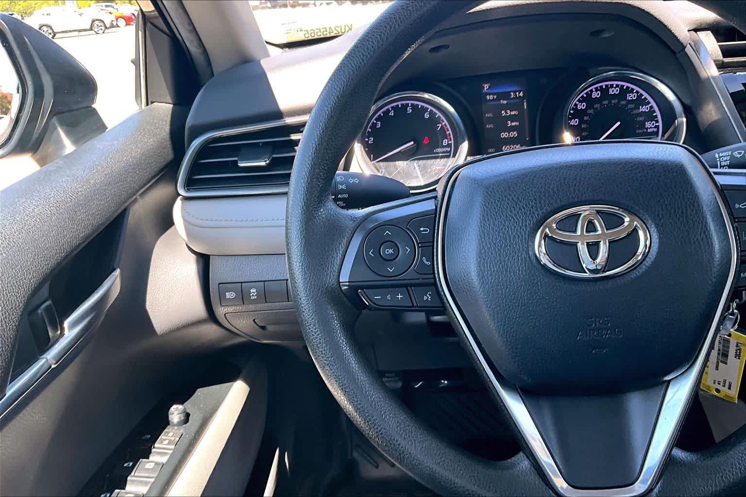 Used 2019 Toyota Camry LE FWD image 23