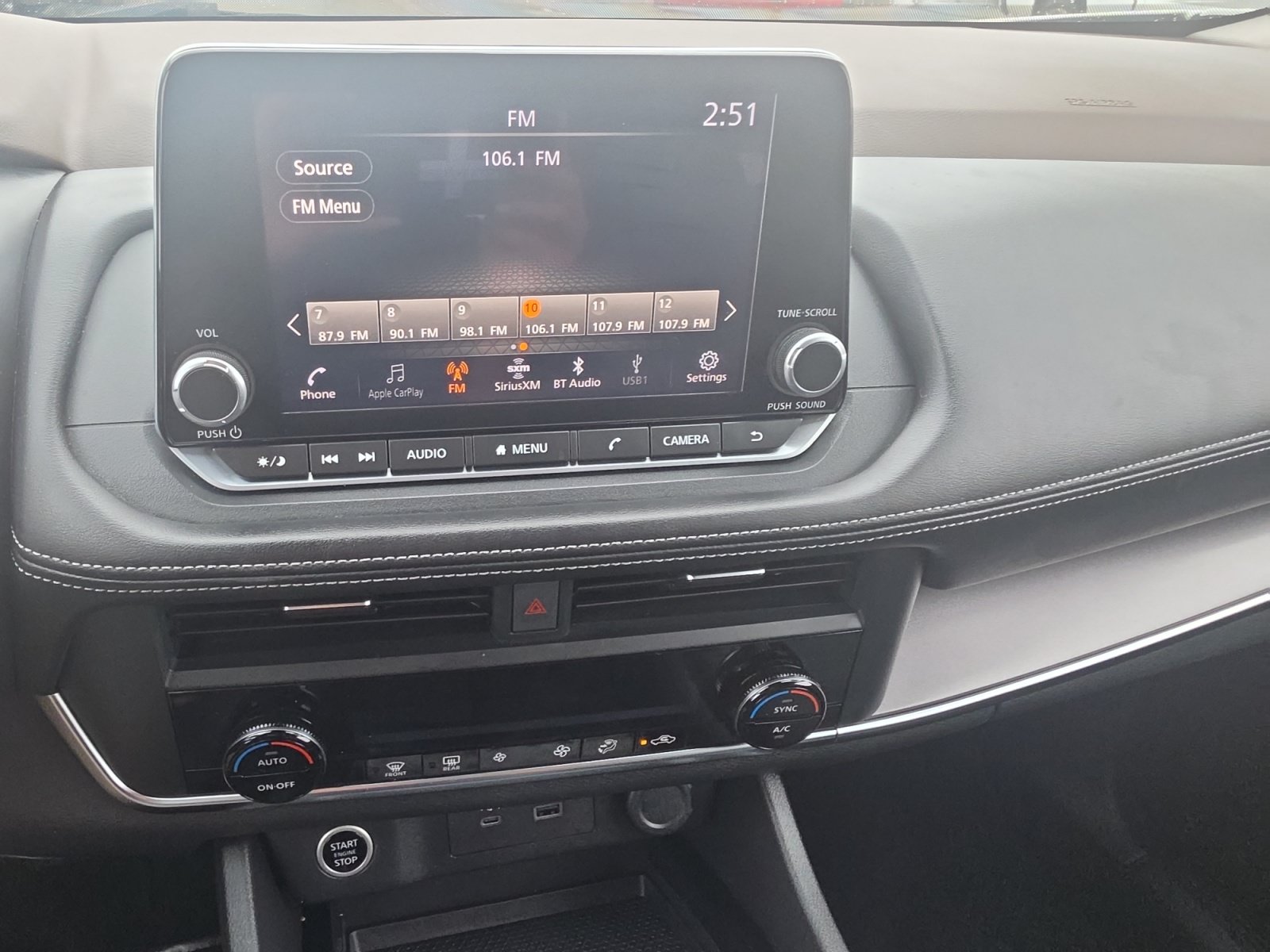 Used 2023 Nissan Rogue SV FWD image 13