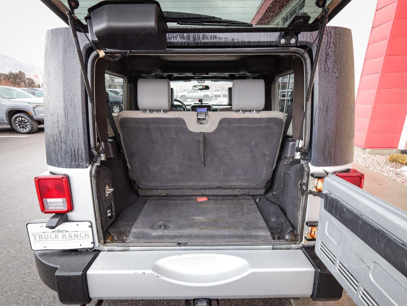 Used 2010 Jeep Wrangler Sahara image 25