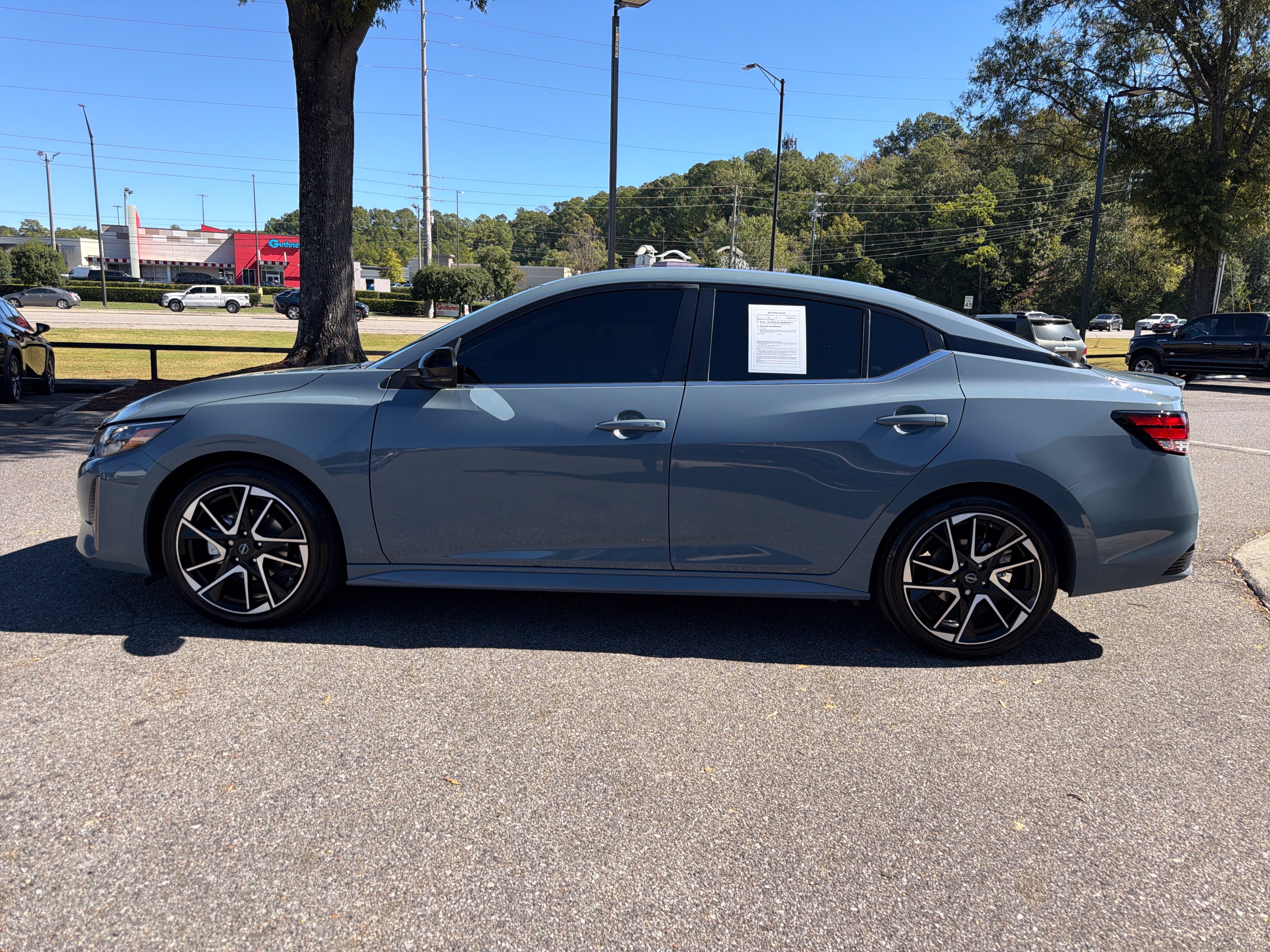Used 2025 Nissan Sentra SR FWD image 7