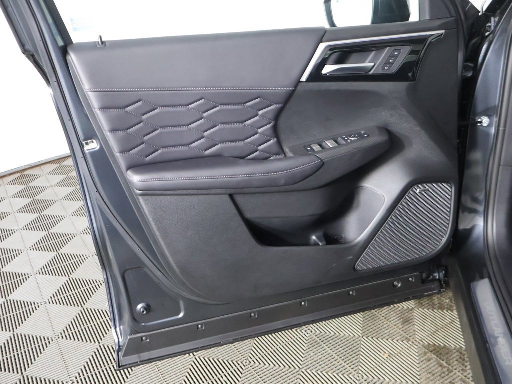 New 2026 Mitsubishi Outlander SEL image 29