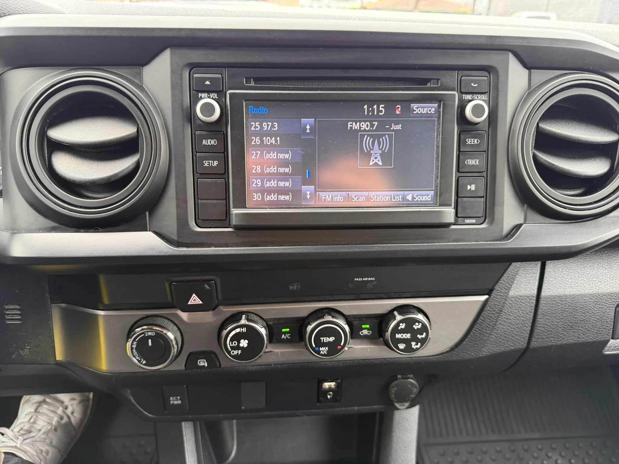 Used 2019 Toyota Tacoma SR w/ SR Convenience Package AWD/4WD image 16