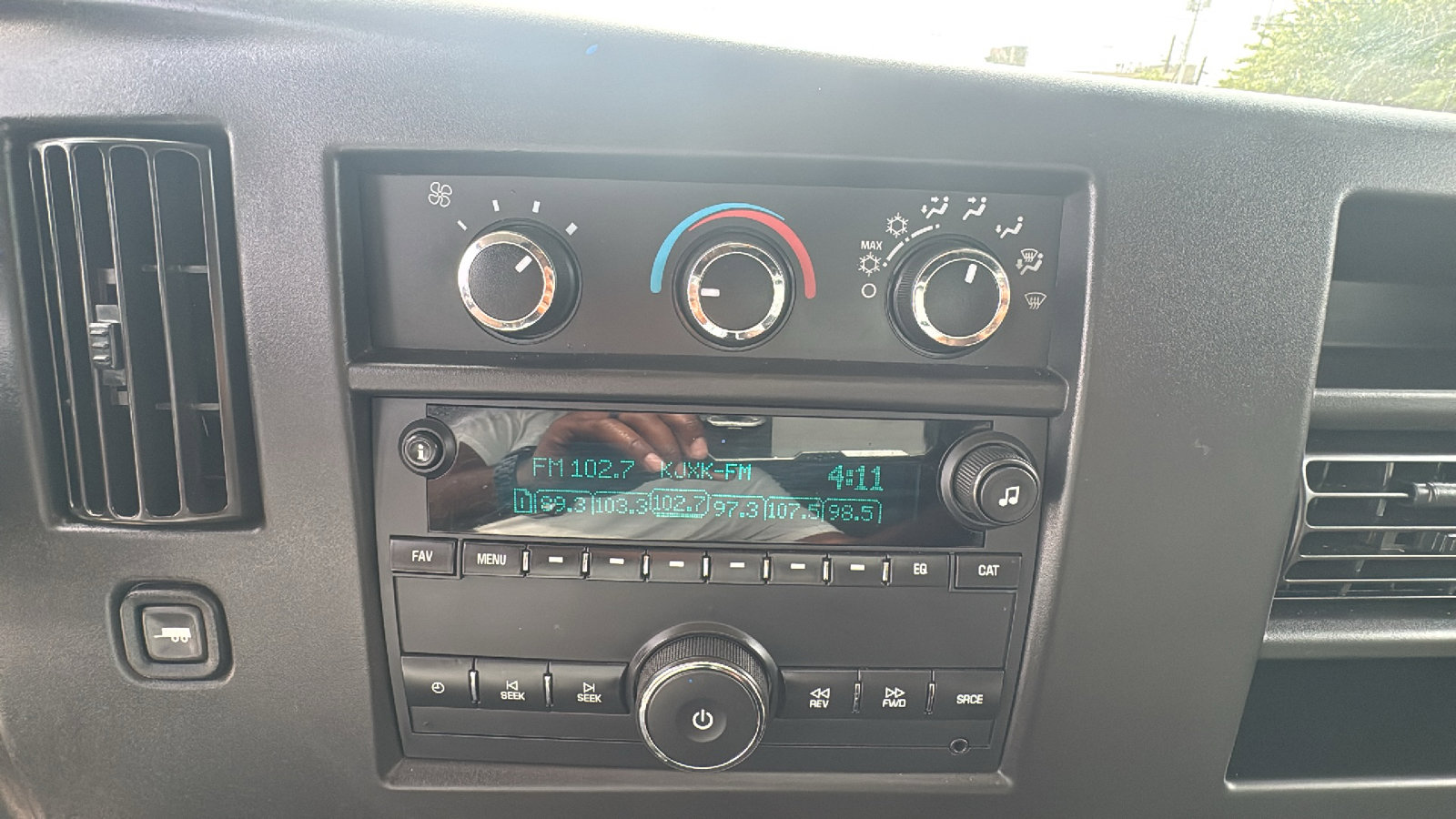 Used 2021 Chevrolet Express 2500 w/ Driver Convenience Package image 16