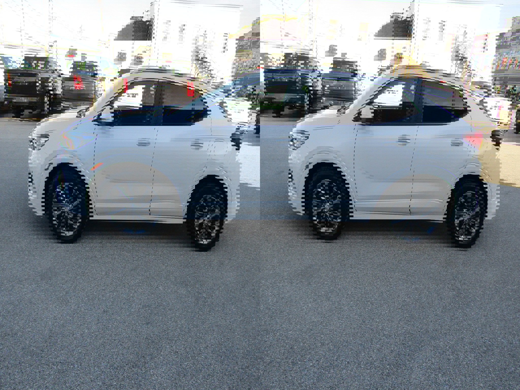 Used 2022 Buick Encore GX Preferred w/ Sport Touring Package image 6