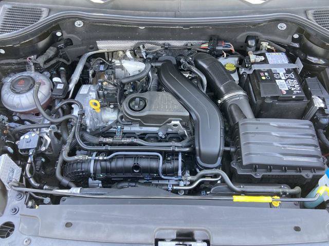 Used 2025 Volkswagen Taos SE FWD image 25
