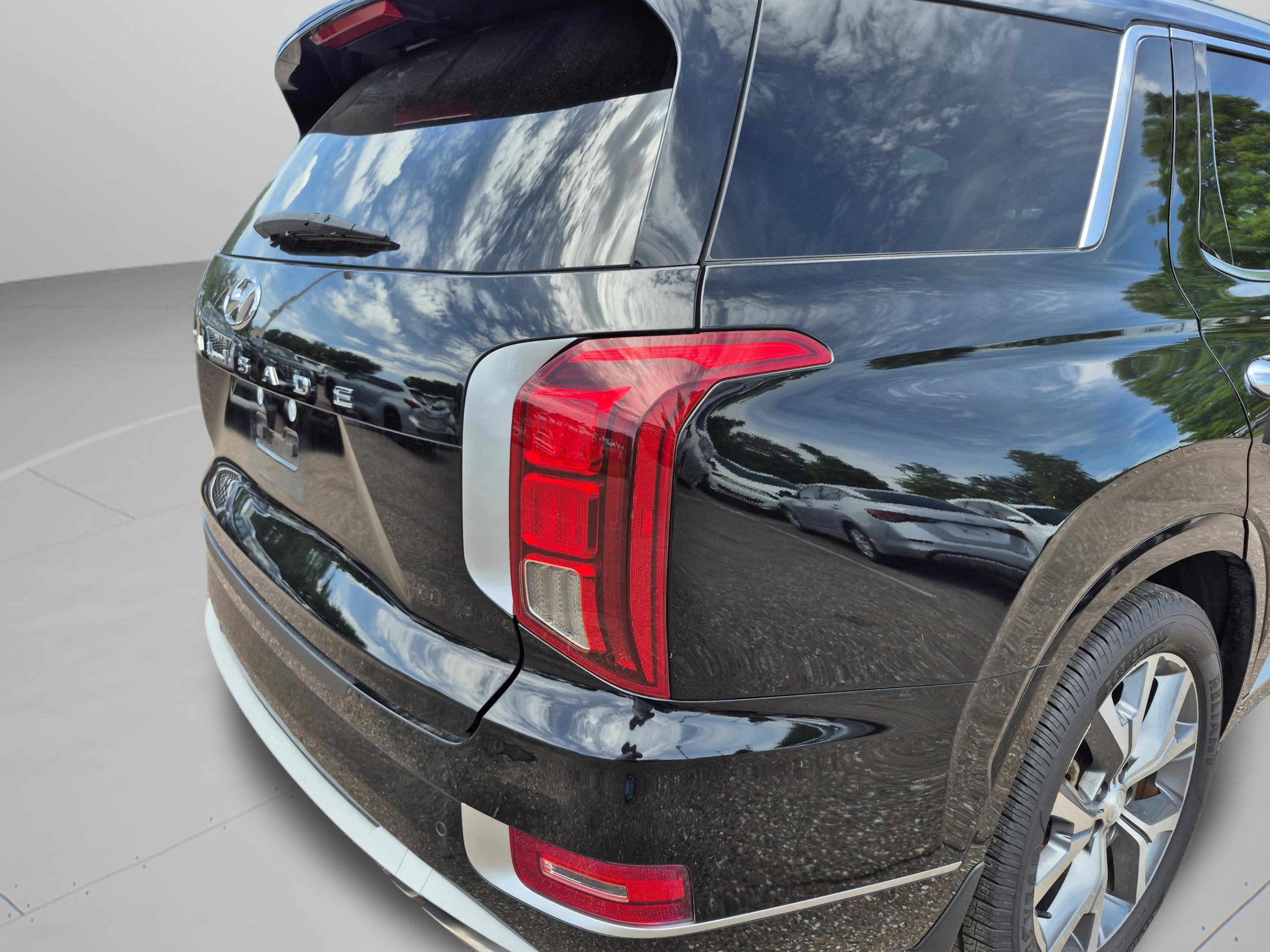 Used 2021 Hyundai Palisade Limited w/ Cargo Package FWD image 36