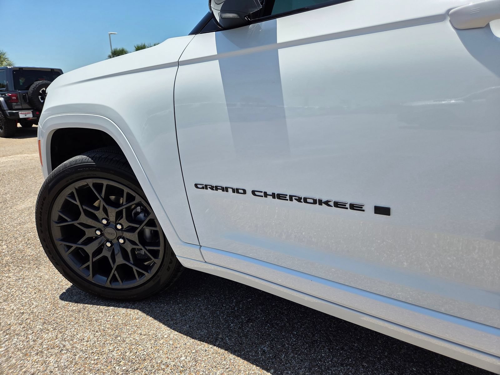 New 2026 Jeep Grand Cherokee Summit AWD/4WD image 11