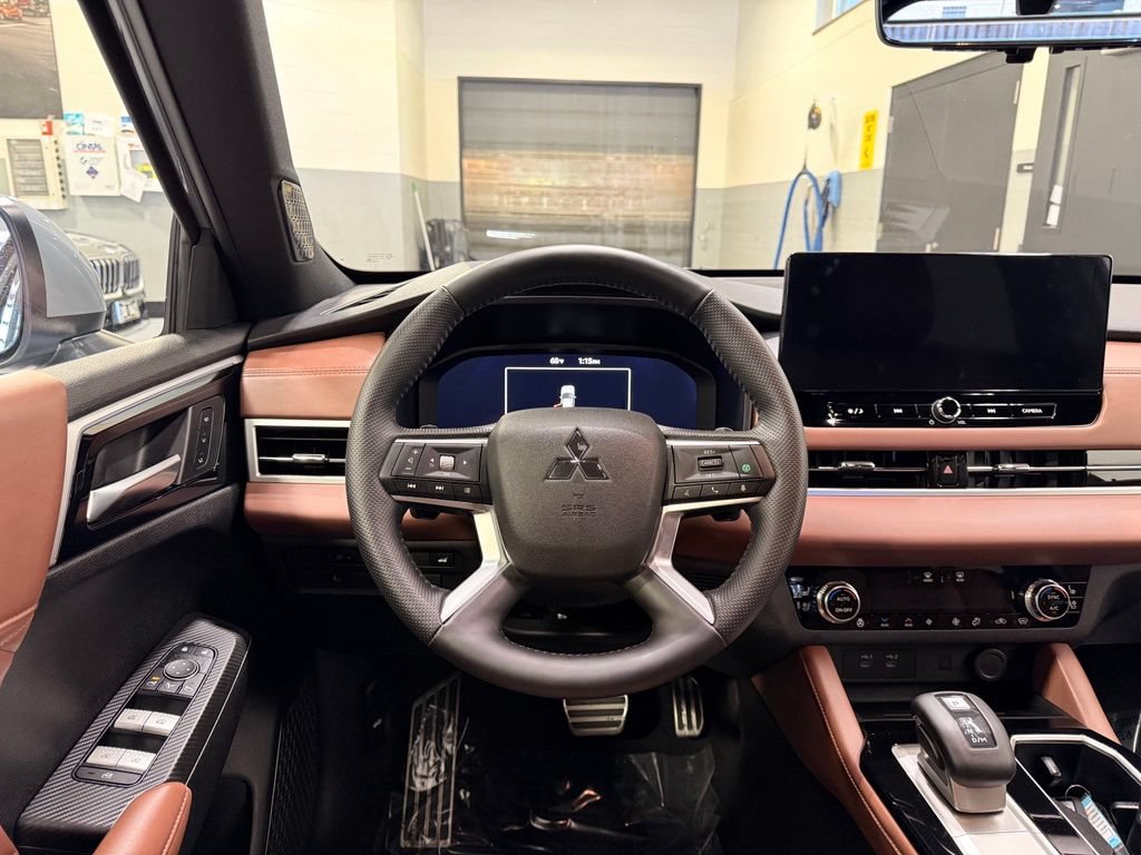 Used 2025 Mitsubishi Outlander SEL AWD/4WD image 23