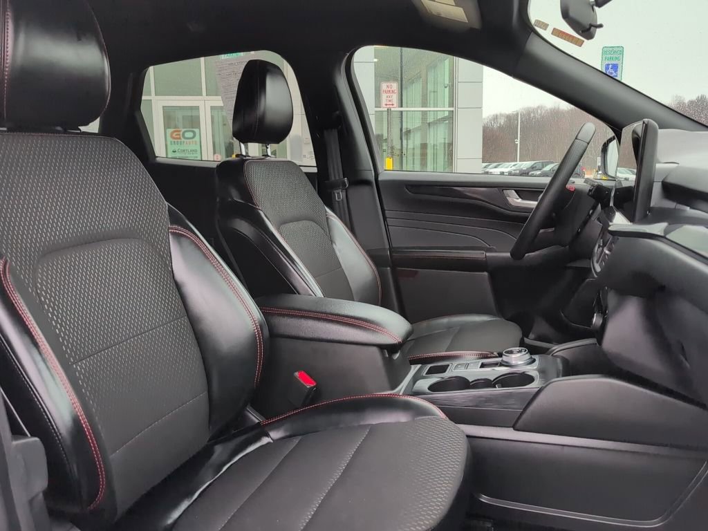 Used 2025 Ford Escape ST-Line w/ Tech Pack #1 image 13