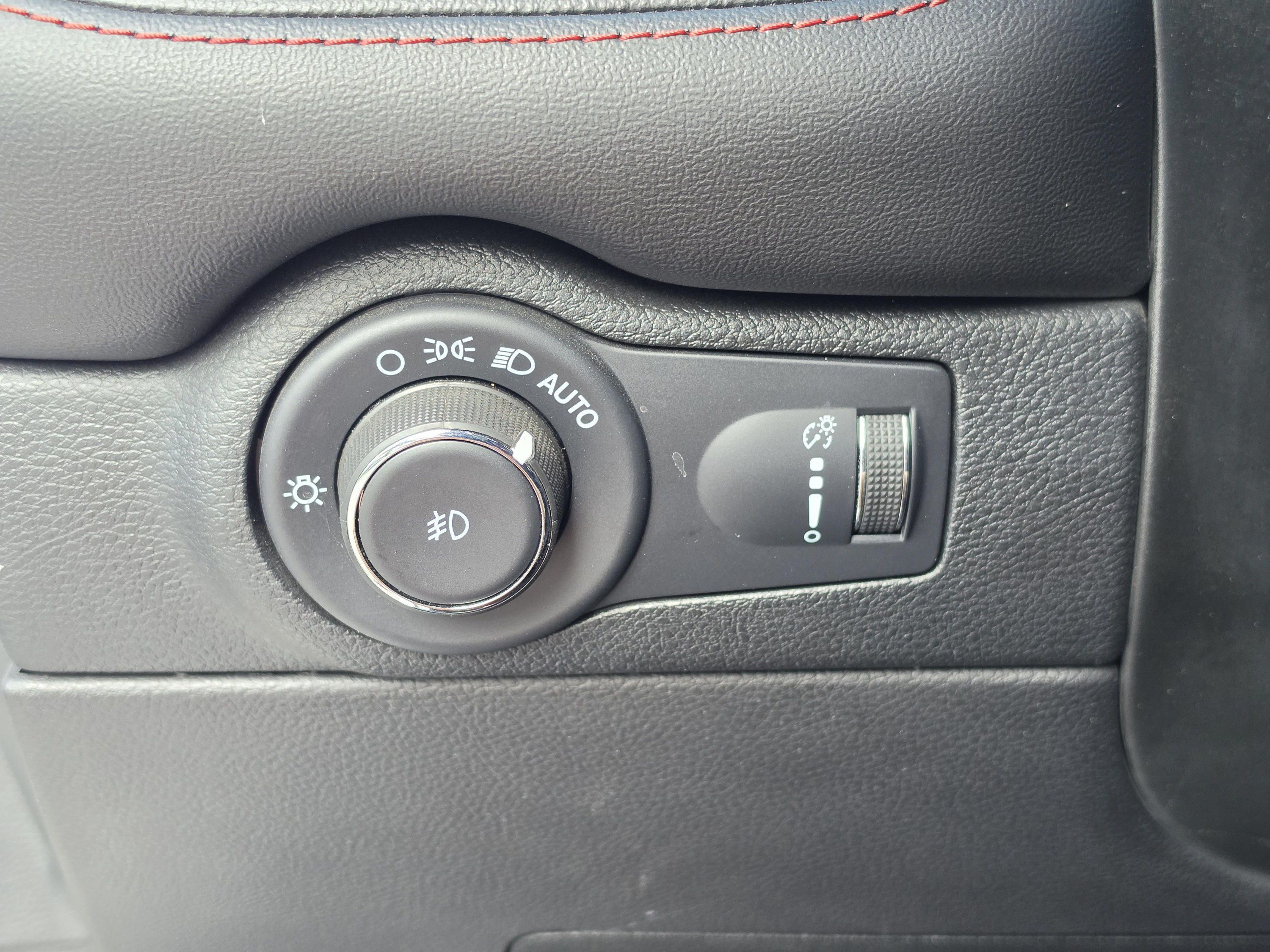 Used 2023 Dodge Durango R/T RWD image 35