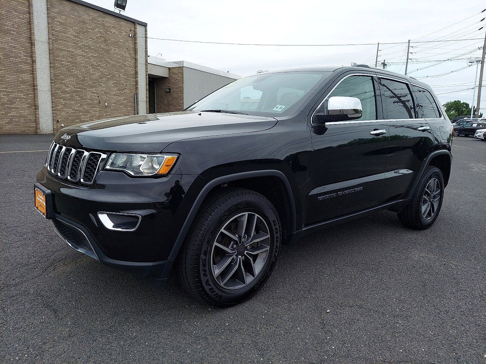 Used 2019 Jeep Grand Cherokee Limited AWD/4WD image 3