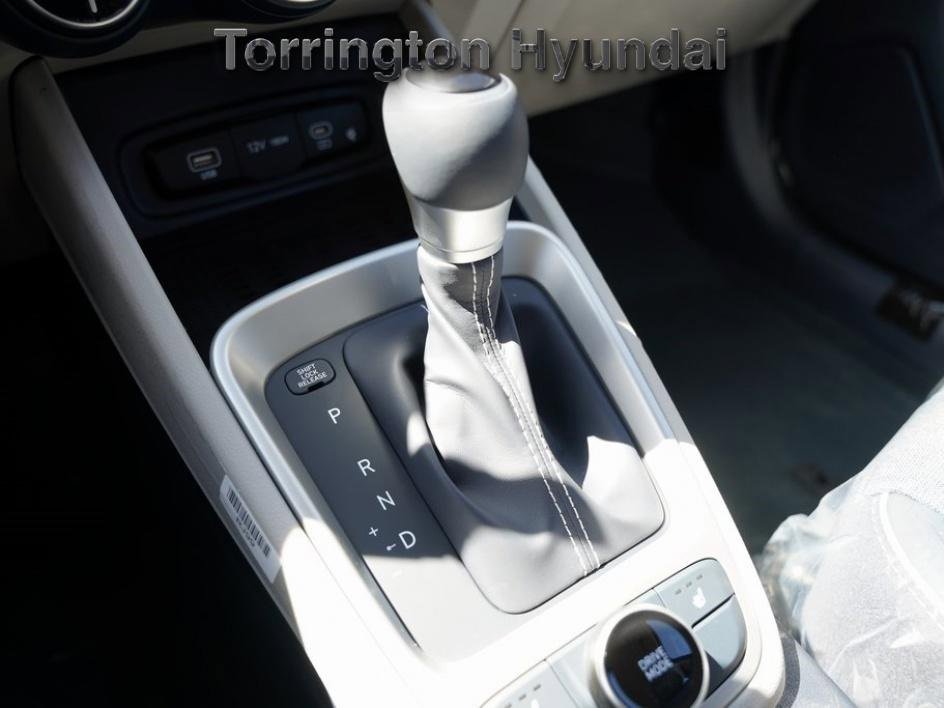 New 2025 Hyundai Venue Limited image 27