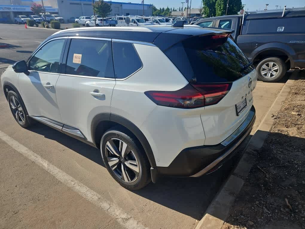Used 2023 Nissan Rogue SL AWD/4WD image 6
