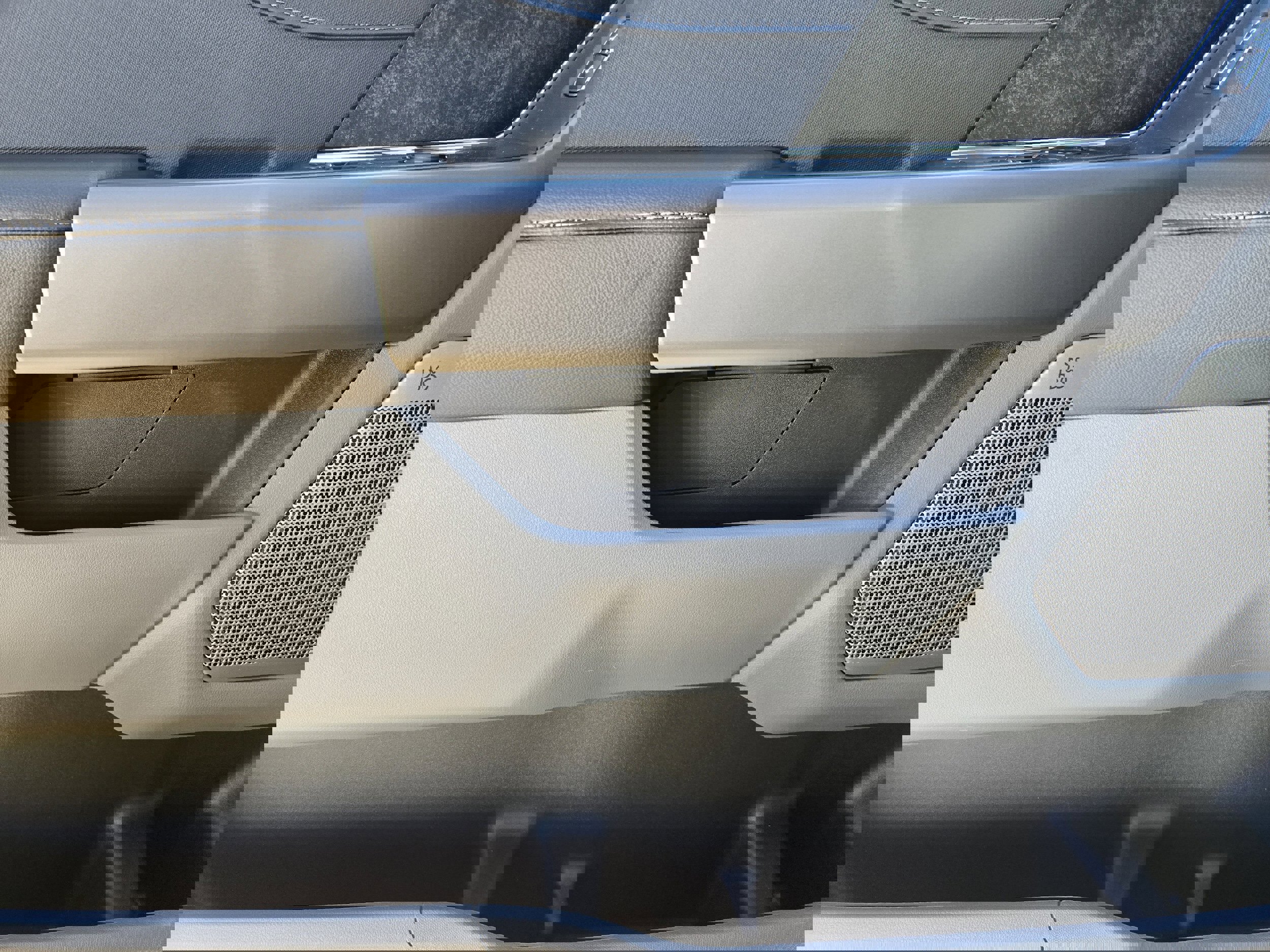 New 2025 Ford F150 Lightning Flash image 17