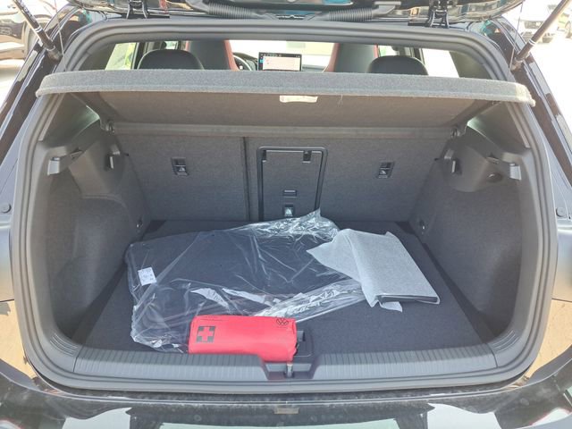 New 2025 Volkswagen GTI SE FWD image 28