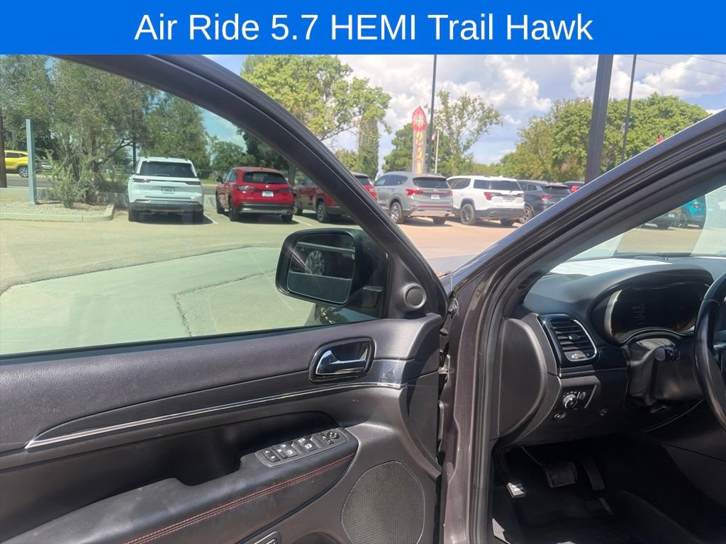 Used 2021 Jeep Grand Cherokee Trailhawk w/ Premium Lighting Group AWD/4WD image 32