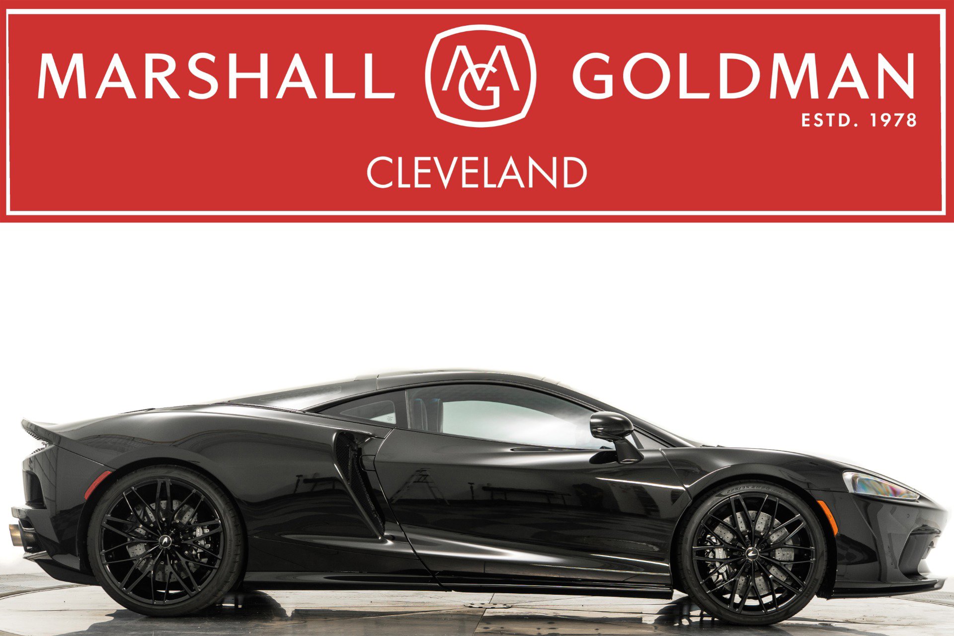 Used 2022 McLaren GT image 1