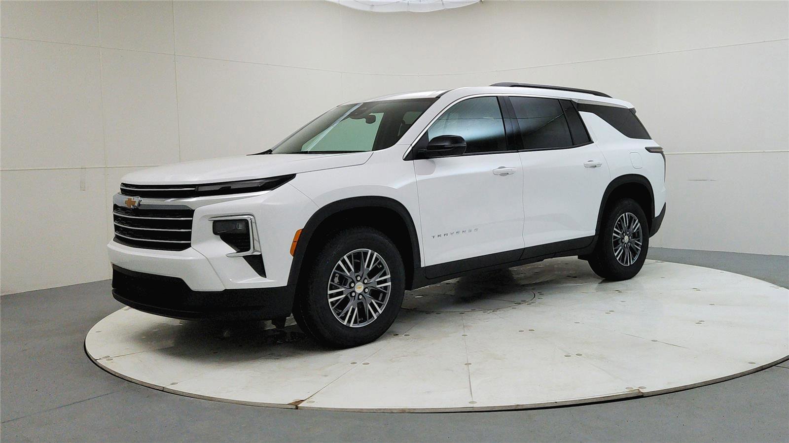 New 2026 Chevrolet Traverse LT image 3