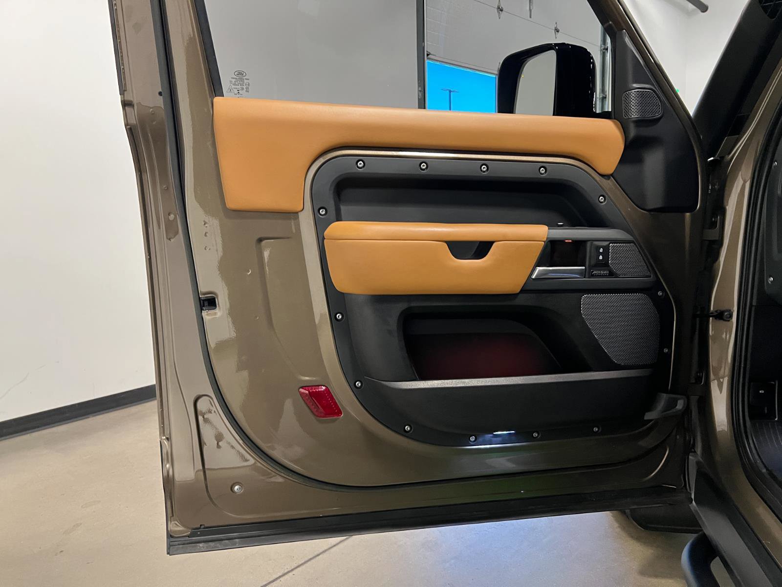 Used 2023 Land Rover Defender 90 X image 27