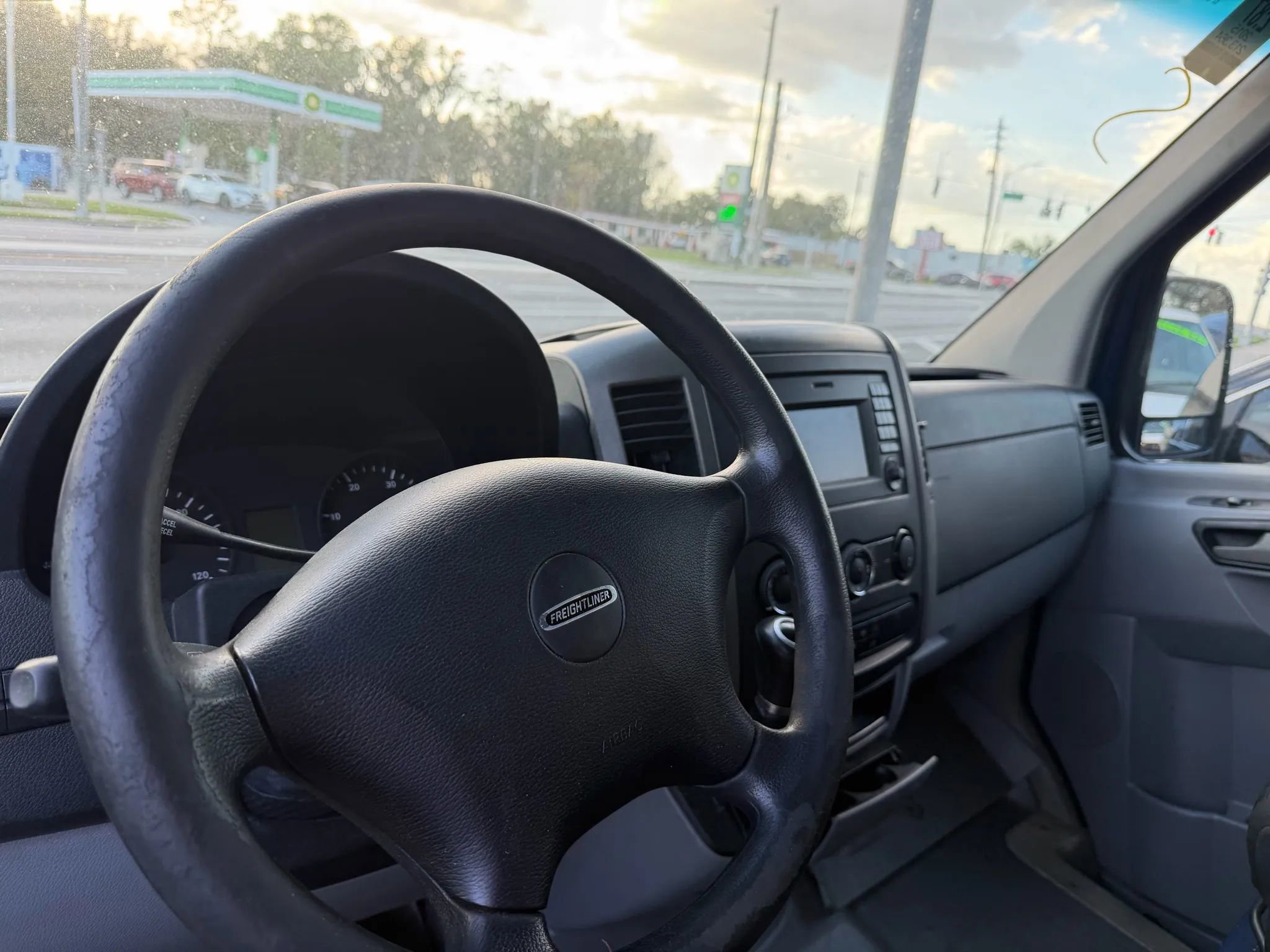 Used 2015 Freightliner Sprinter 2500 w/ Rear Window Package image 10