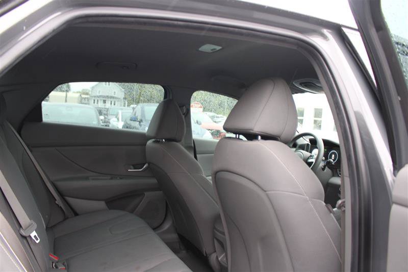 Used 2024 Hyundai Elantra SEL FWD image 11