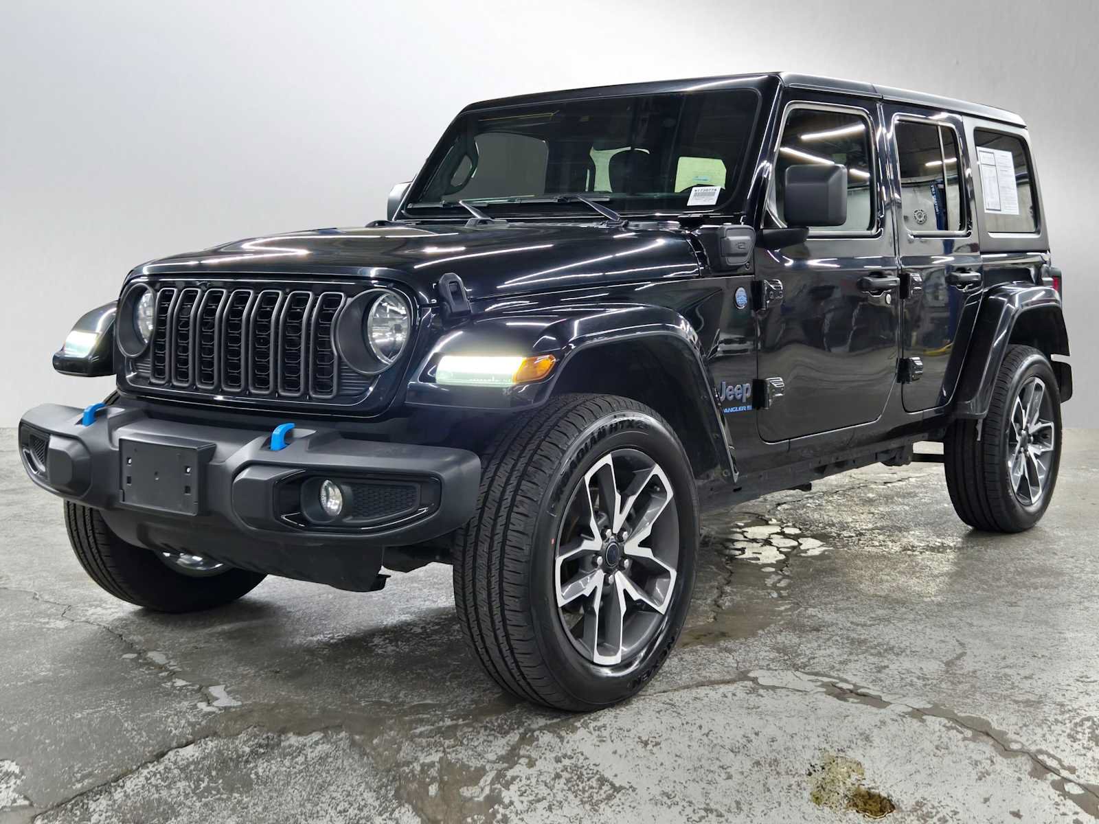 Used 2024 Jeep Wrangler Unlimited AWD/4WD image 7
