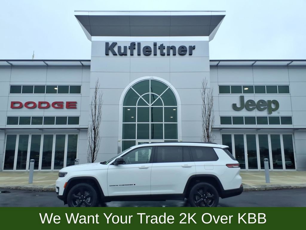 Used 2021 Jeep Grand Cherokee L Laredo image 1