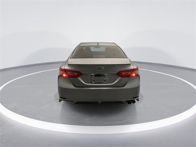 Used 2020 Toyota Camry SE image 3