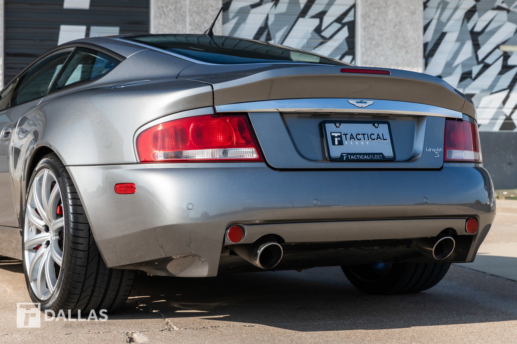 Used 2005 Aston Martin Vanquish S image 12