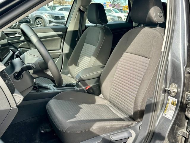 Certified 2025 Volkswagen Jetta S image 13