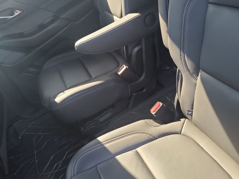 Certified 2023 Chevrolet Traverse LT w/ LPO, Floor Liner Package image 5