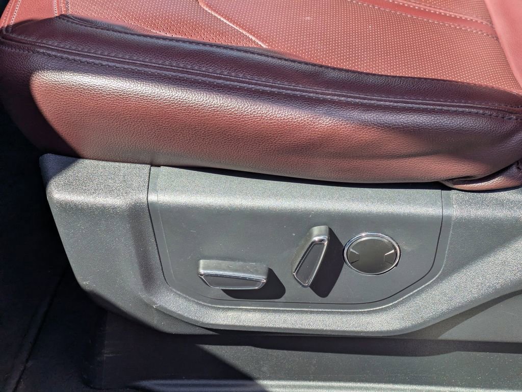 Used 2024 Ford Expedition Limited image 27