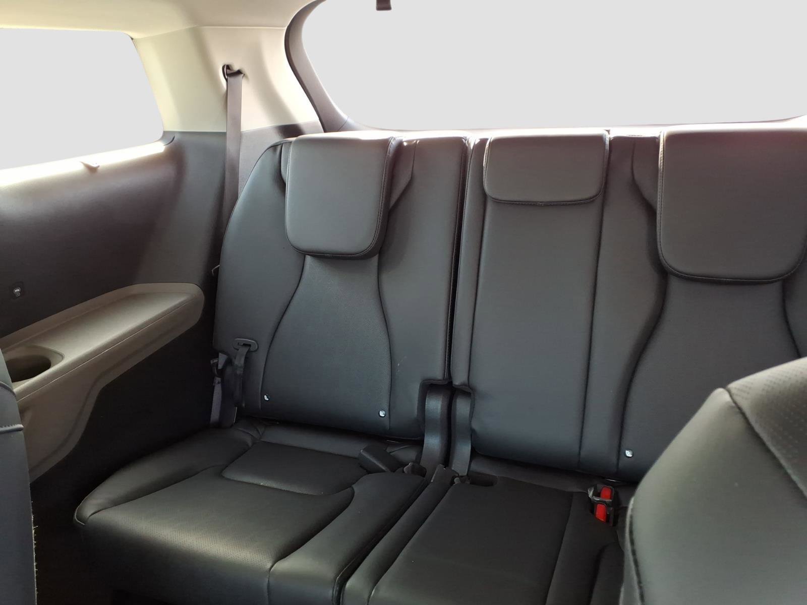 Used 2025 Kia Carnival SX image 16