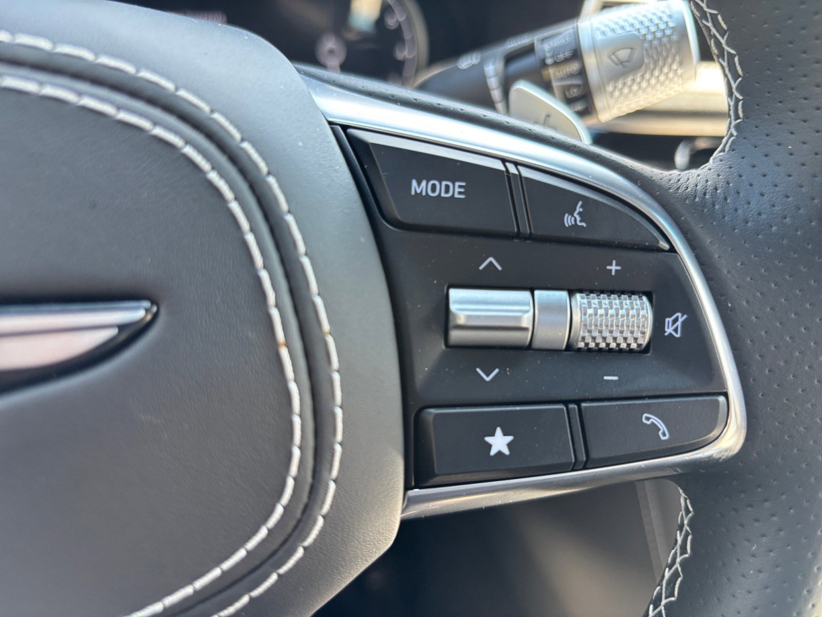 Used 2025 Genesis G70 3.3T Advanced w/ Sport Prestige Package image 18