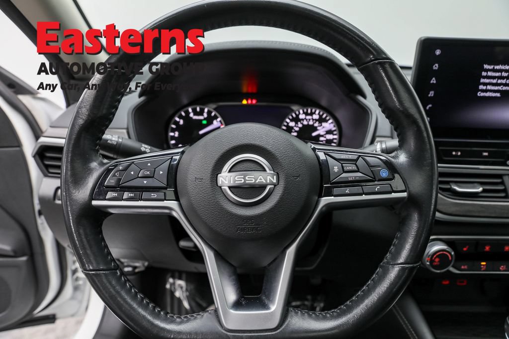Used 2024 Nissan Altima 2.5 SV w/ SV Premium Package AWD/4WD image 12