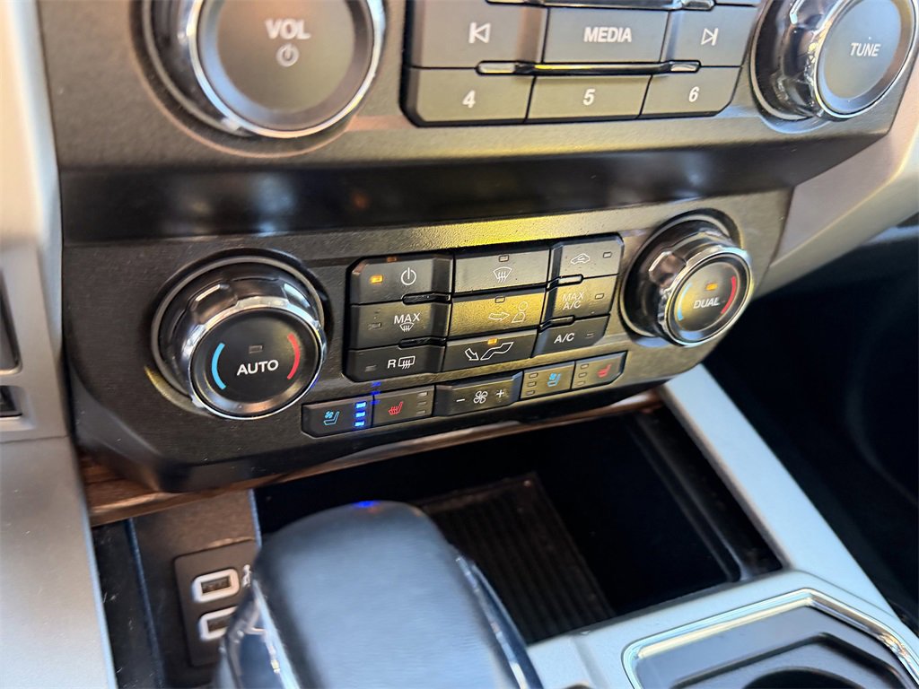 Used 2020 Ford F150 Lariat image 27