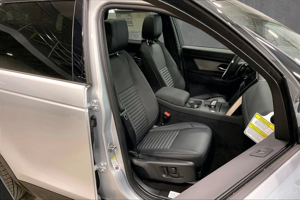 New 2026 Land Rover Discovery Sport Landmark AWD/4WD image 11