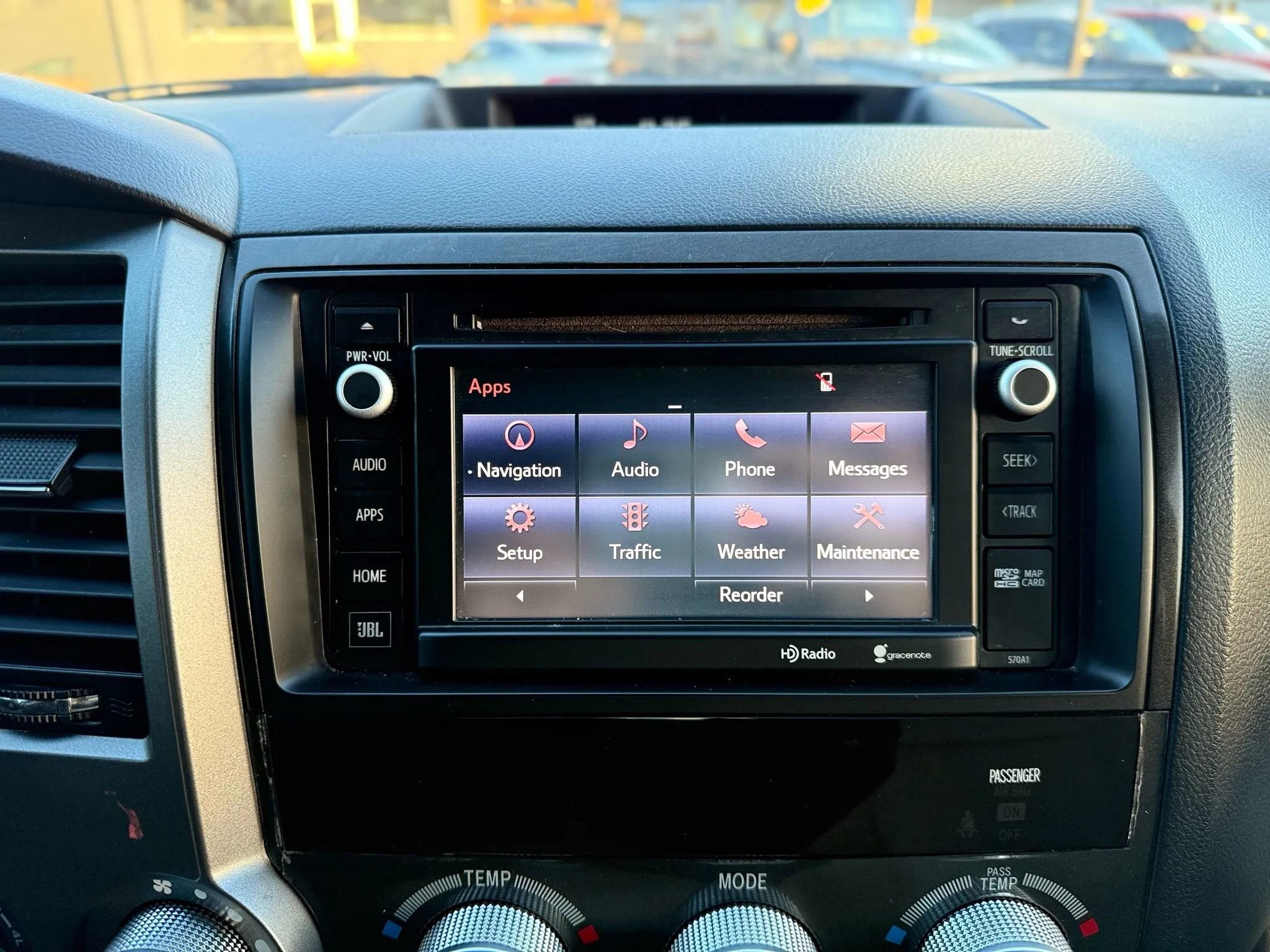 Used 2015 Toyota Sequoia Platinum image 40