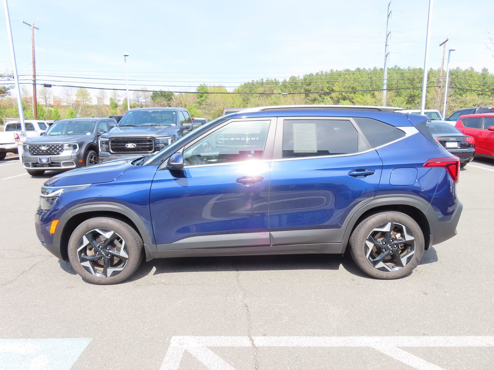 Used 2024 Kia Seltos EX image 8