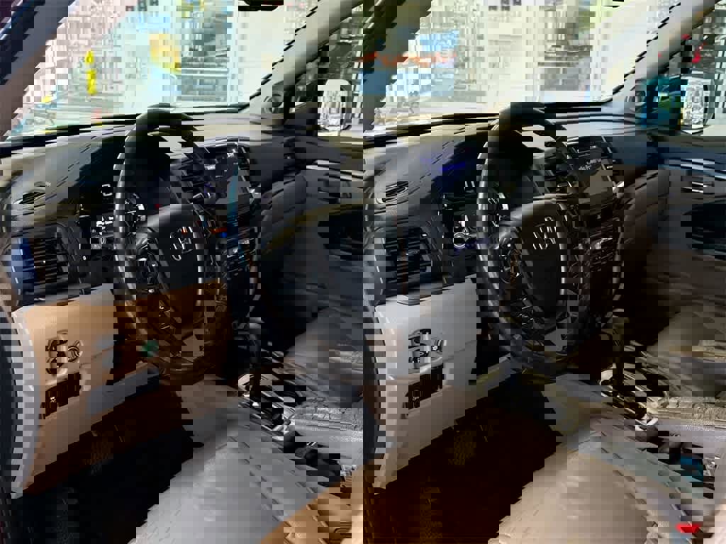 Used 2017 Honda Pilot EX-L image 10