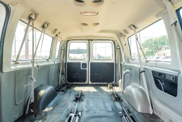 Used 2014 Ford E-350 and Econoline 350 XLT RWD image 32