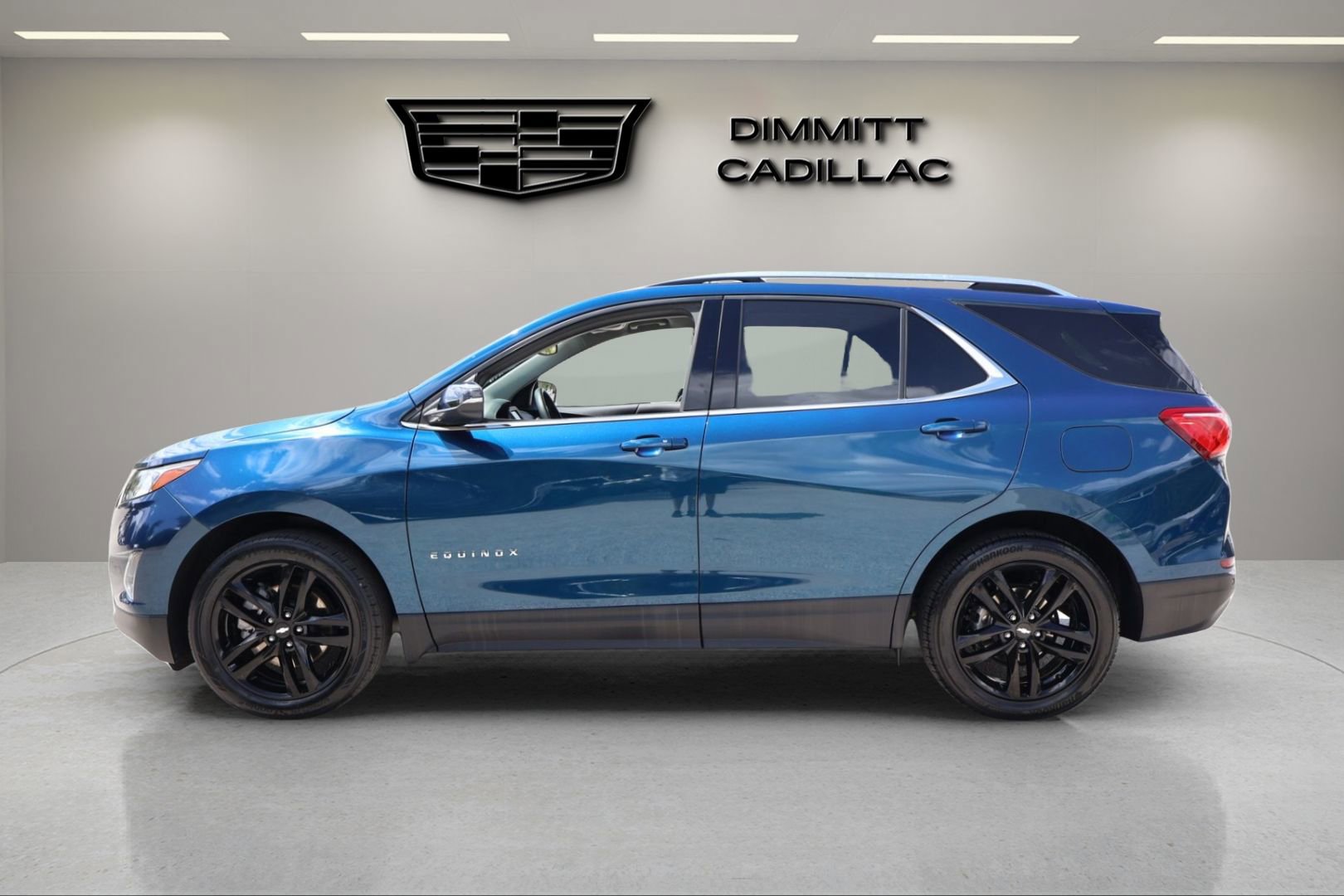 Used 2020 Chevrolet Equinox LT w/ Sport Edition image 2