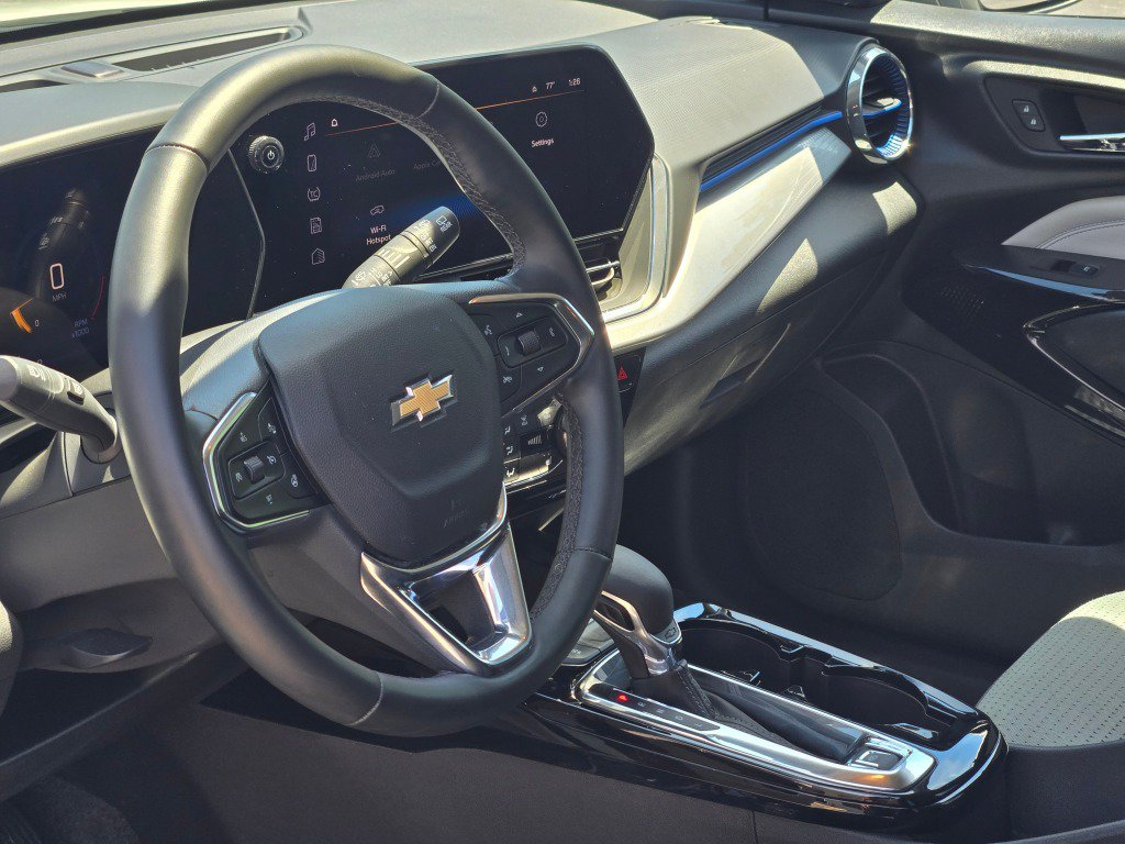Certified 2025 Chevrolet Trax LT w/ LT Convenience Package FWD image 23