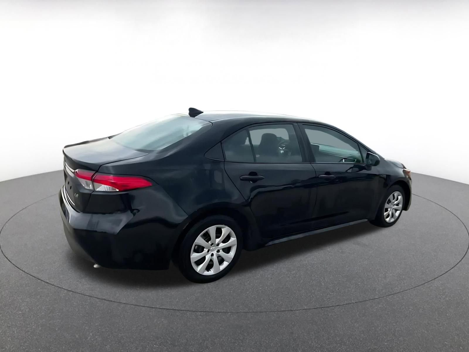 Used 2024 Toyota Corolla LE image 15