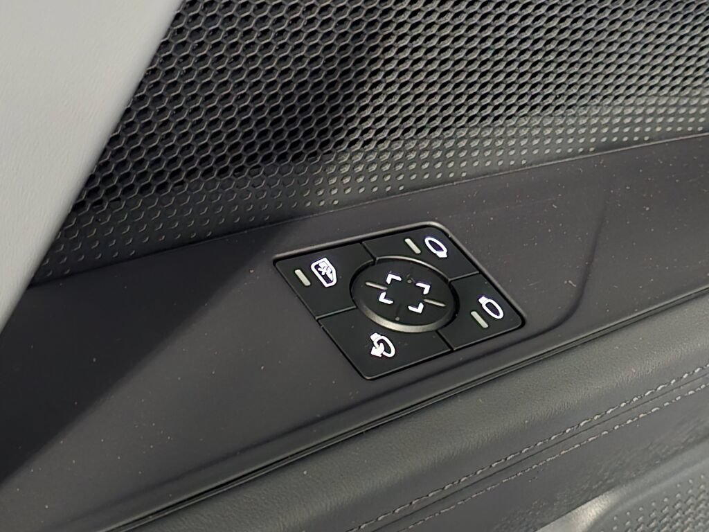 New 2026 Porsche Cayenne Electric AWD/4WD image 40