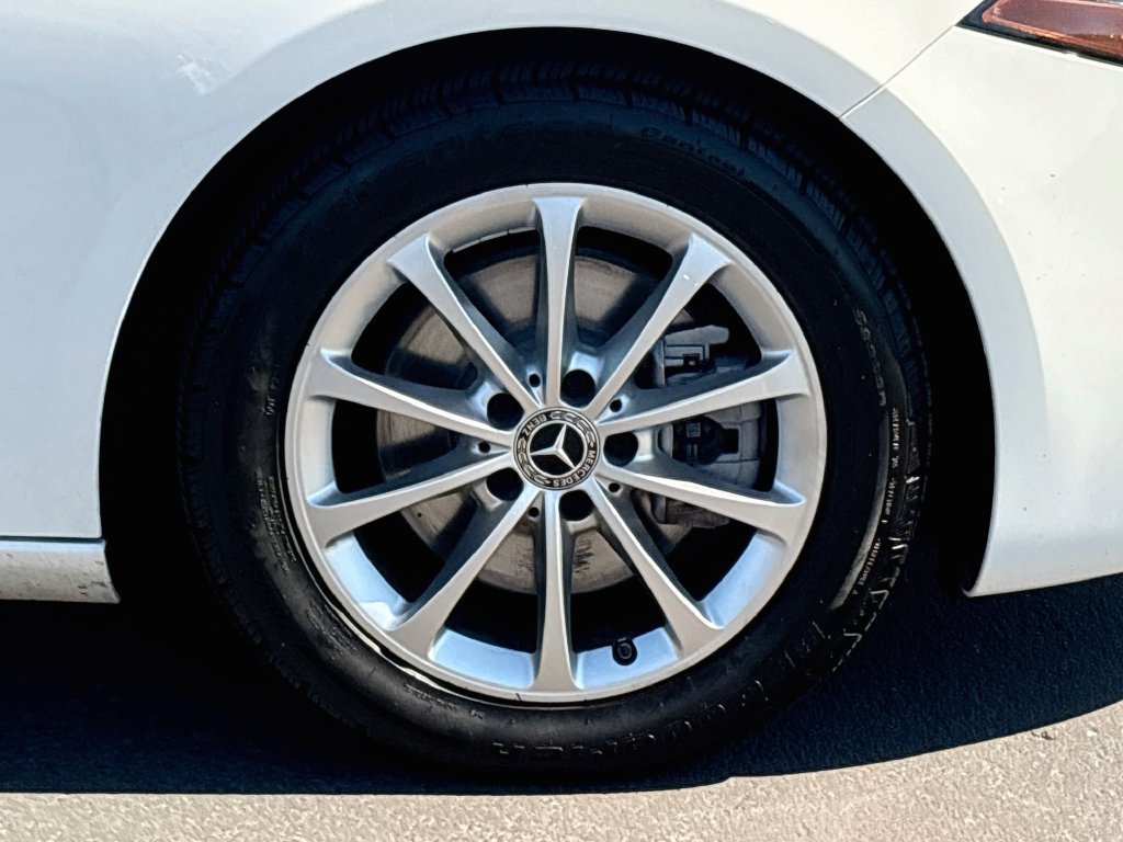 Used 2022 Mercedes-Benz A 220 image 32
