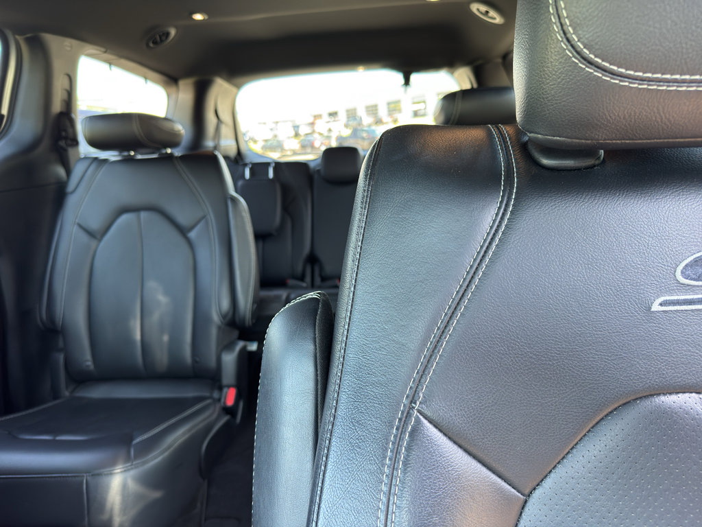 Used 2022 Chrysler Pacifica Touring-L w/ S Appearance Package FWD image 21