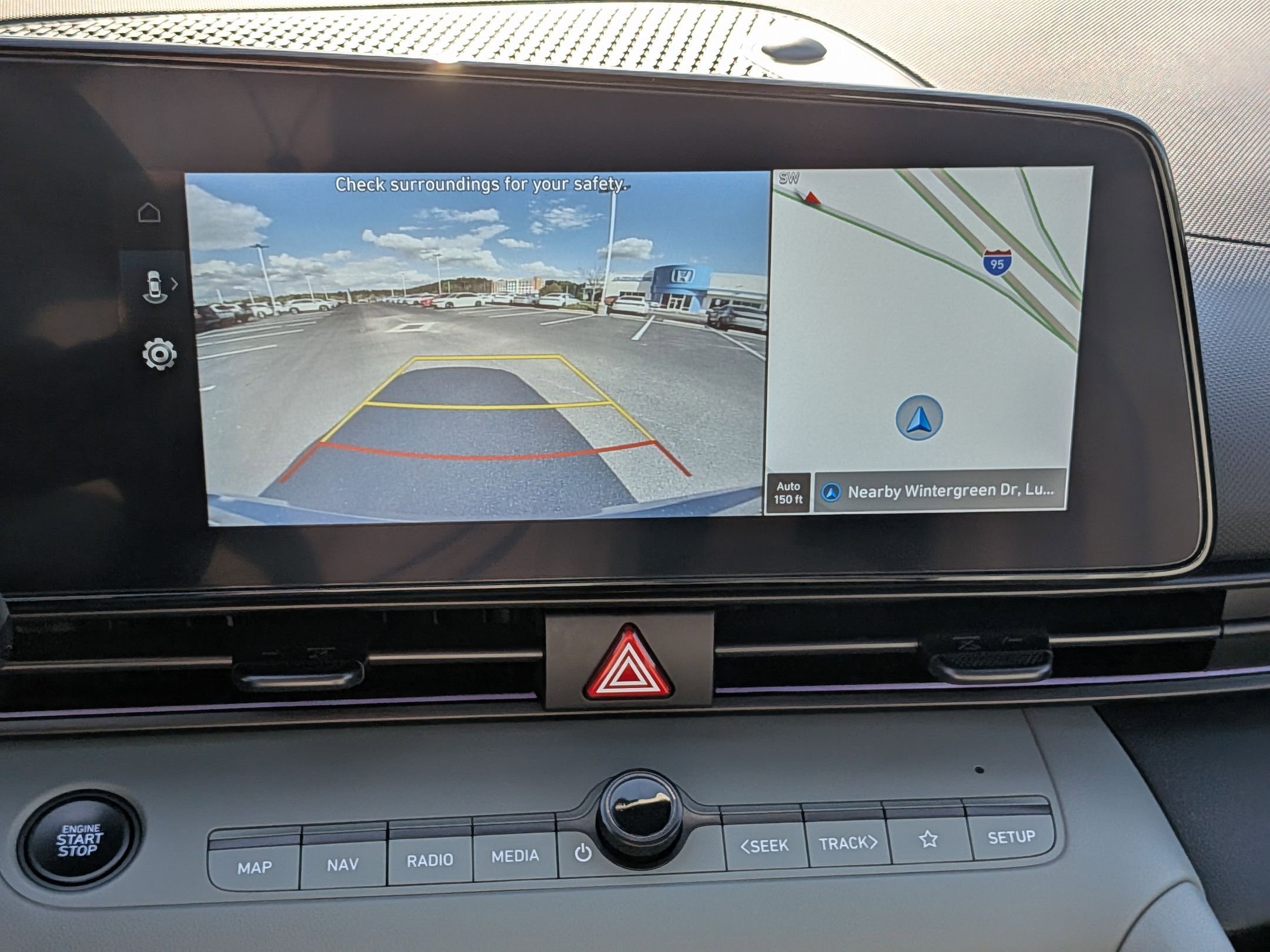 Used 2025 Hyundai Elantra Limited image 25