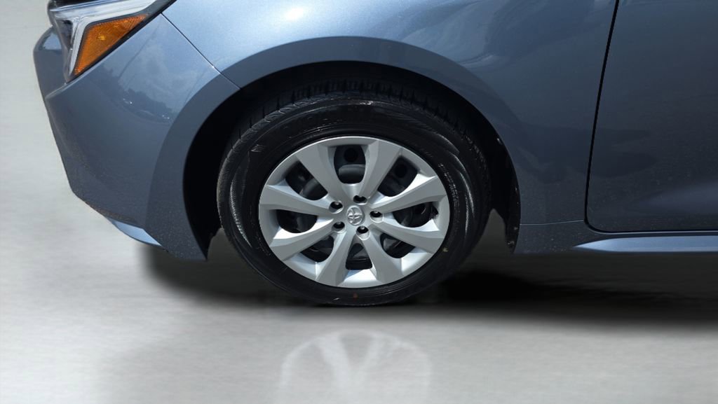Used 2025 Toyota Corolla LE image 10