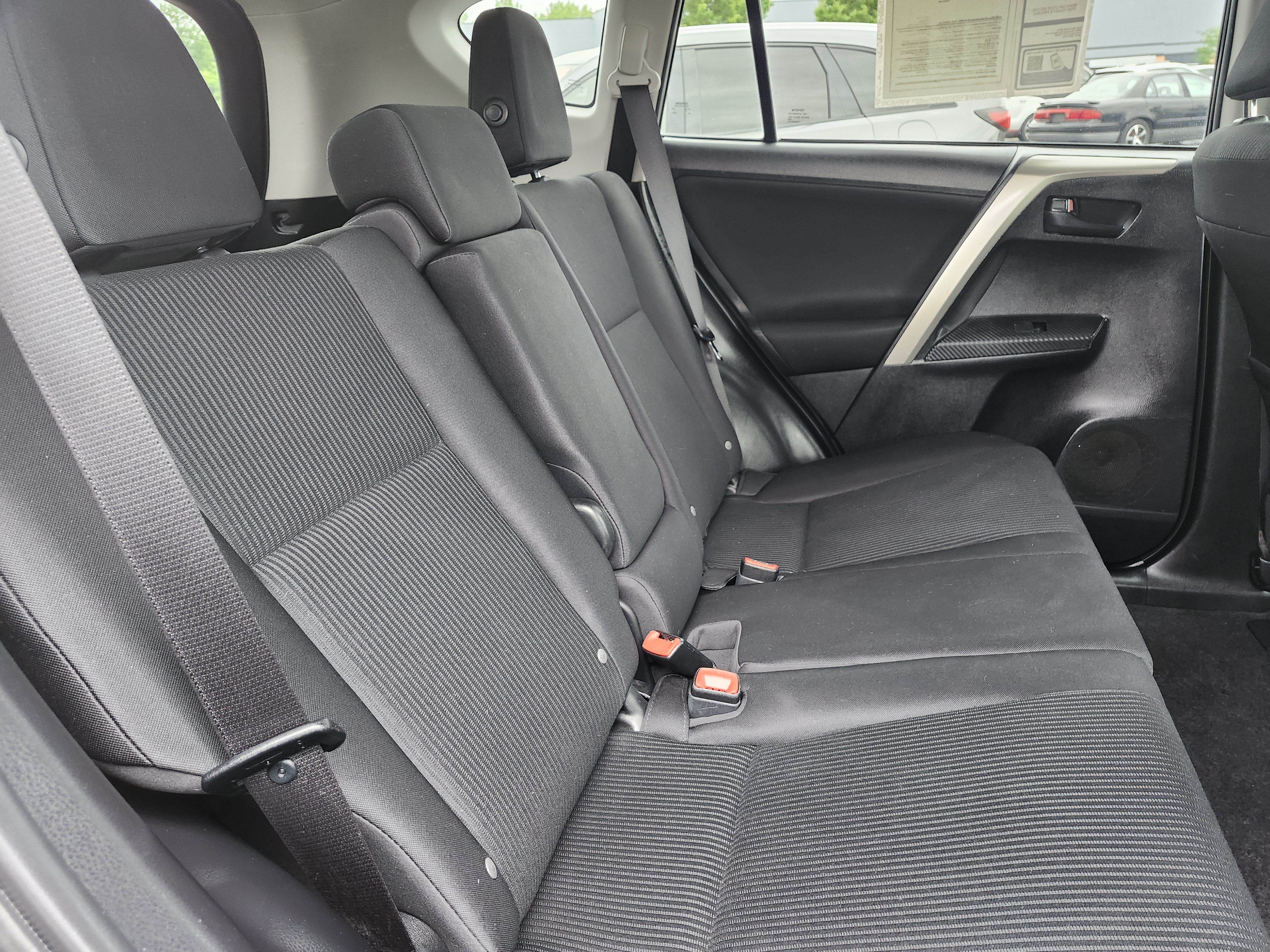 Used 2015 Toyota RAV4 LE FWD image 18
